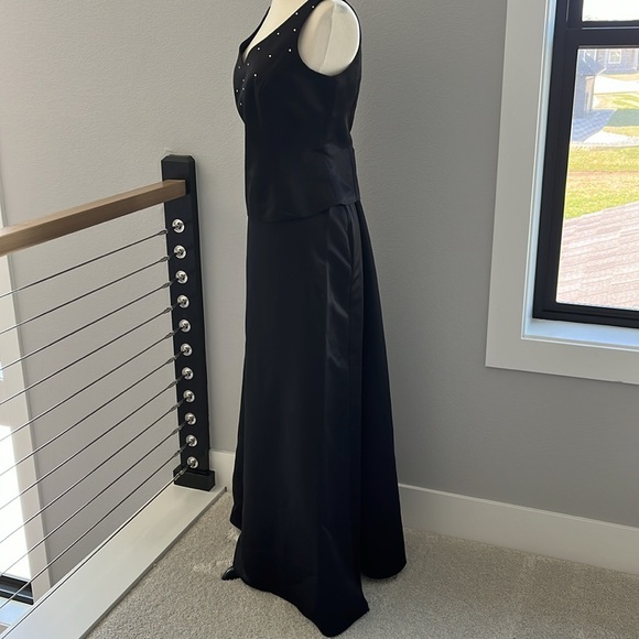 Pinky & Me 2 piece polyester black shell & skirt - Picture 4 of 12